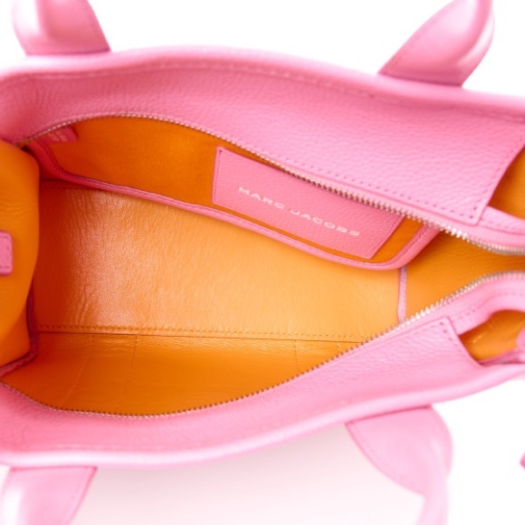 MARC JACOBS CANDY PINK SMALL LEATHER THE TOTE BAG ** NWT ** - Picture 5 of 7